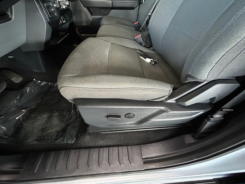 Used 2025 Silver Metallic Ford XLT image 31