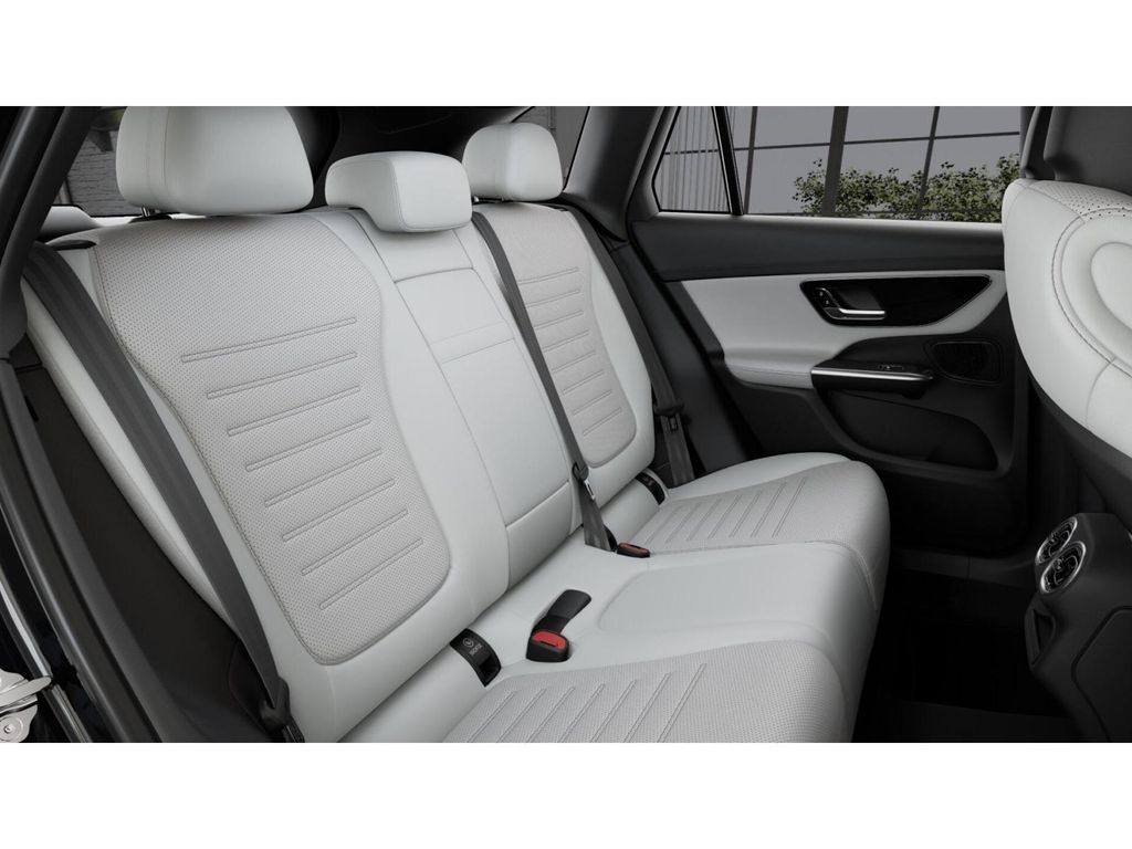 2025 Mercedes-Benz GLC 350 5
