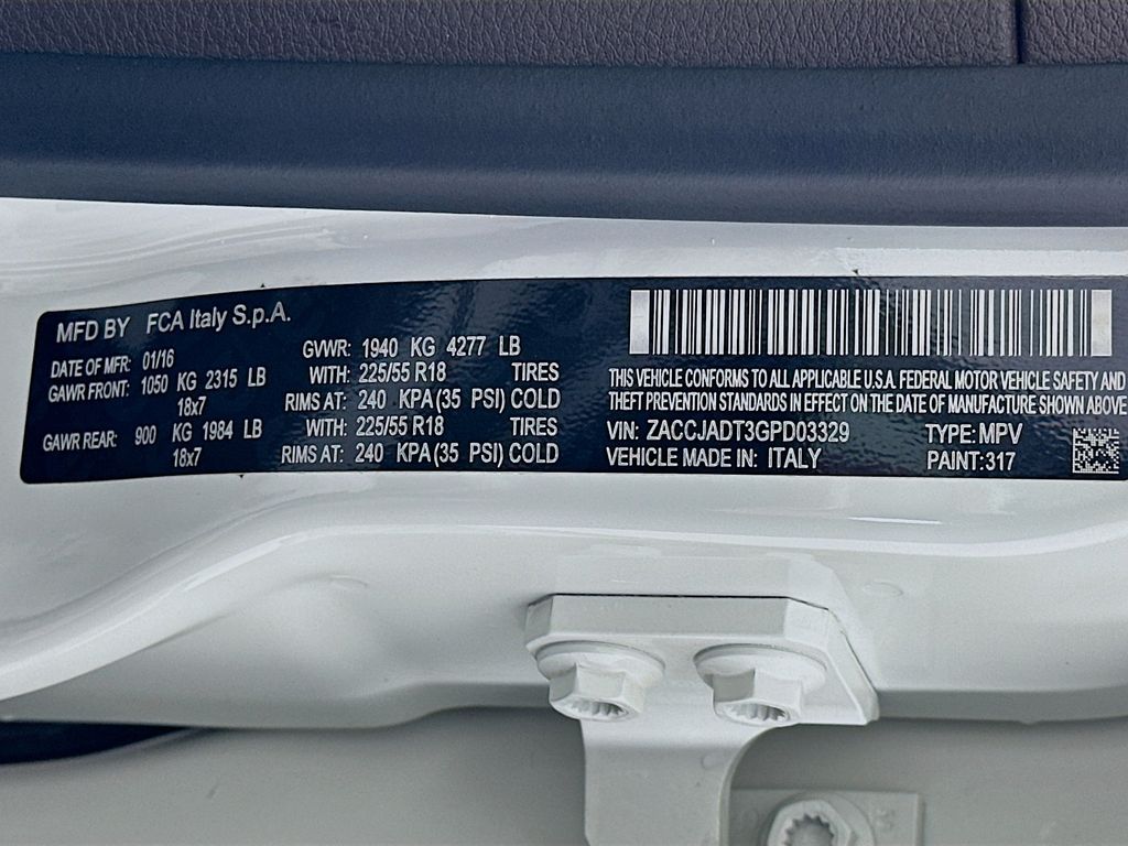 Thumbnail: 2016 Jeep Renegade - 31