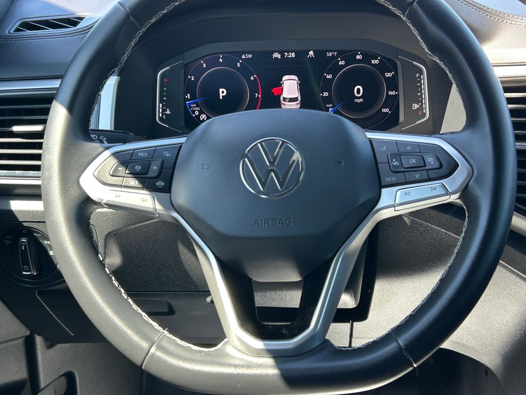 Thumbnail: 2023 Volkswagen Atlas - 17