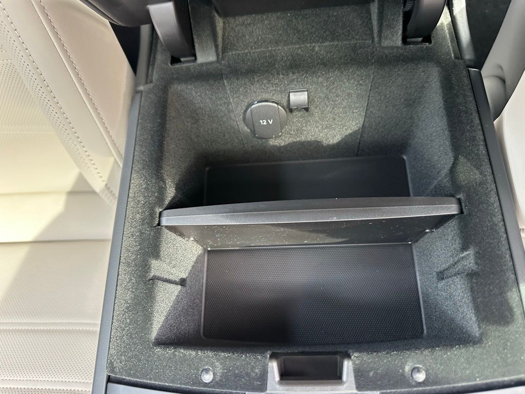 Thumbnail: 2026 Porsche Panamera - 32