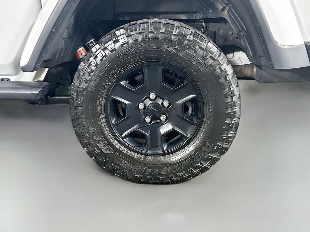 Used 2021 White Jeep Mojave image 34