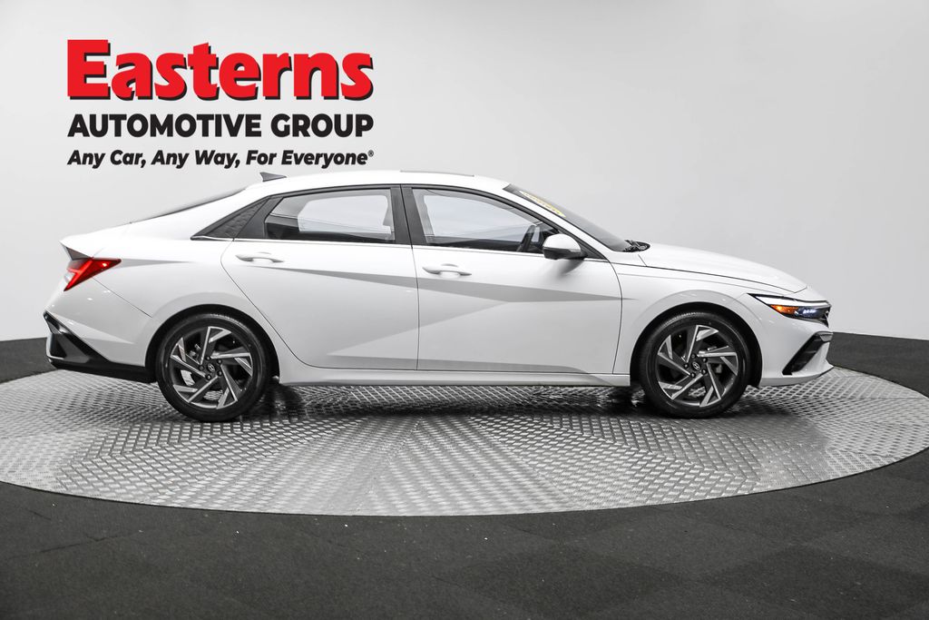 Used 2024 White Hyundai Limited image 4