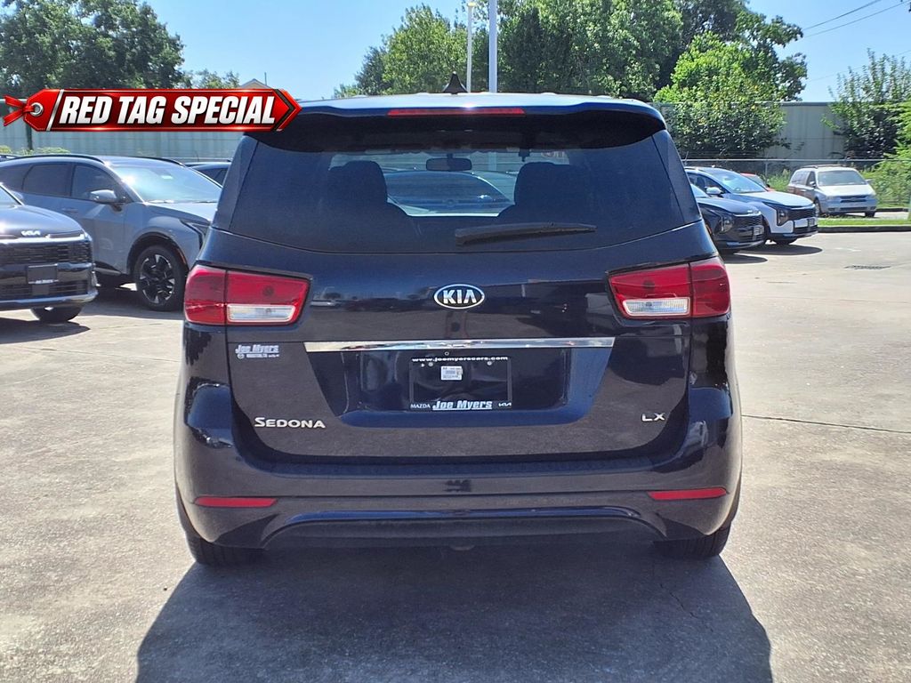 2018 Kia Sedona LX - 7