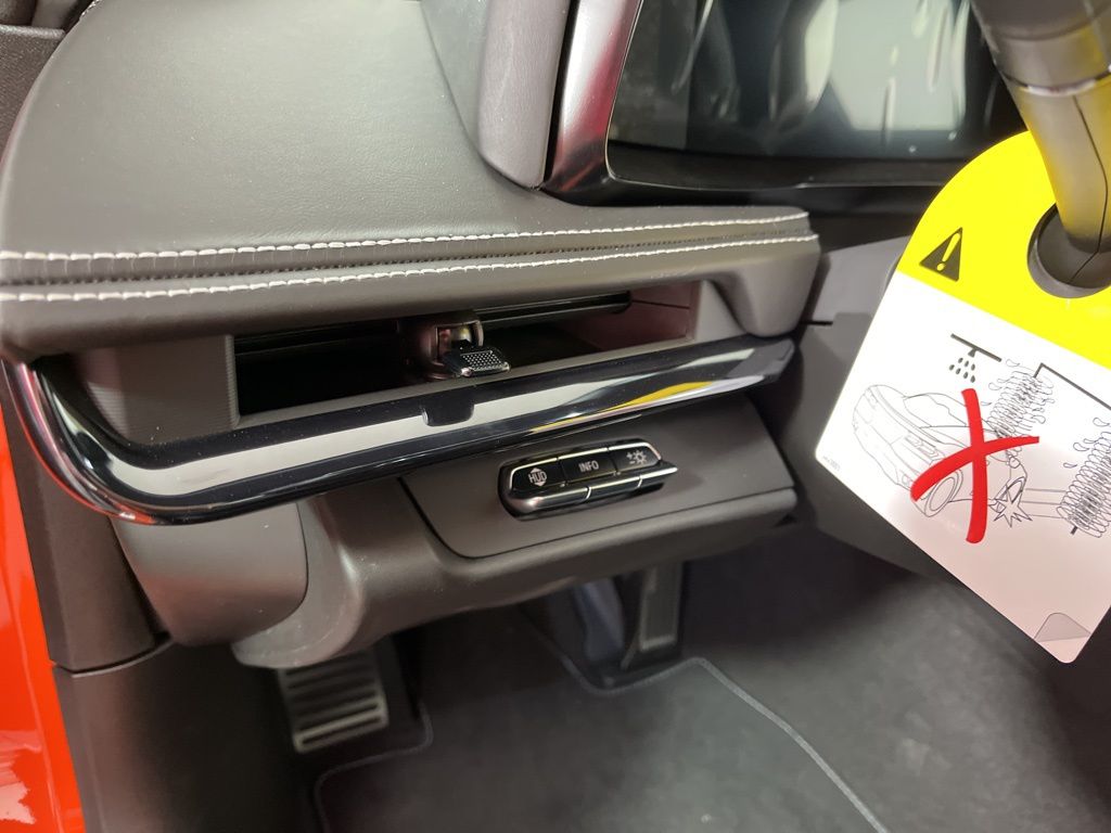 Thumbnail: 2025 Chevrolet Corvette - 26