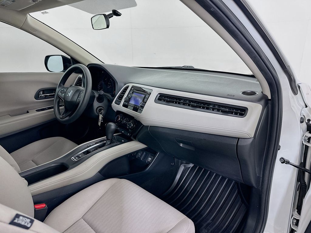 2018 Honda HR-V LX 27