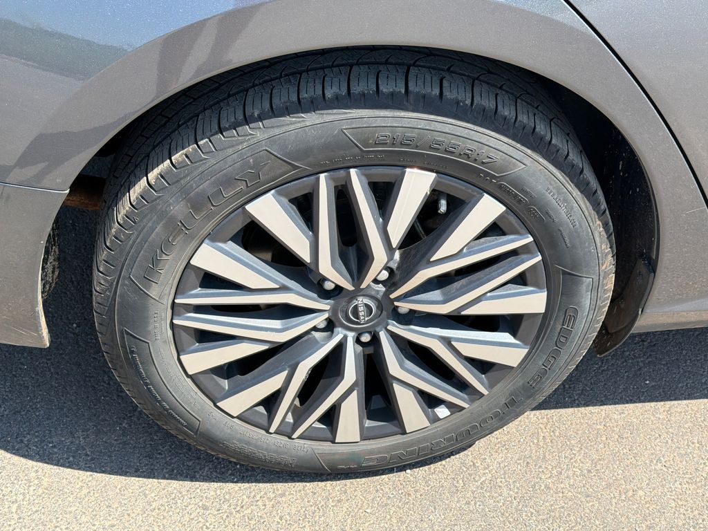Used 2025 Gray Nissan 2.5 SV image 14