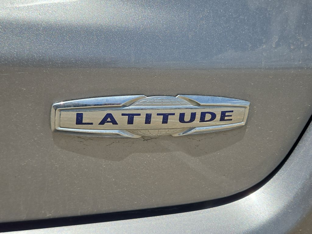 2018 Jeep Compass Latitude Silver at Community Toyota