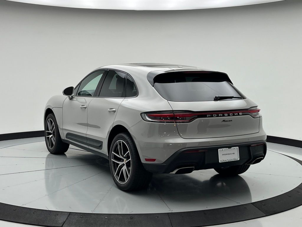 Thumbnail: 2025 Porsche Macan - 3