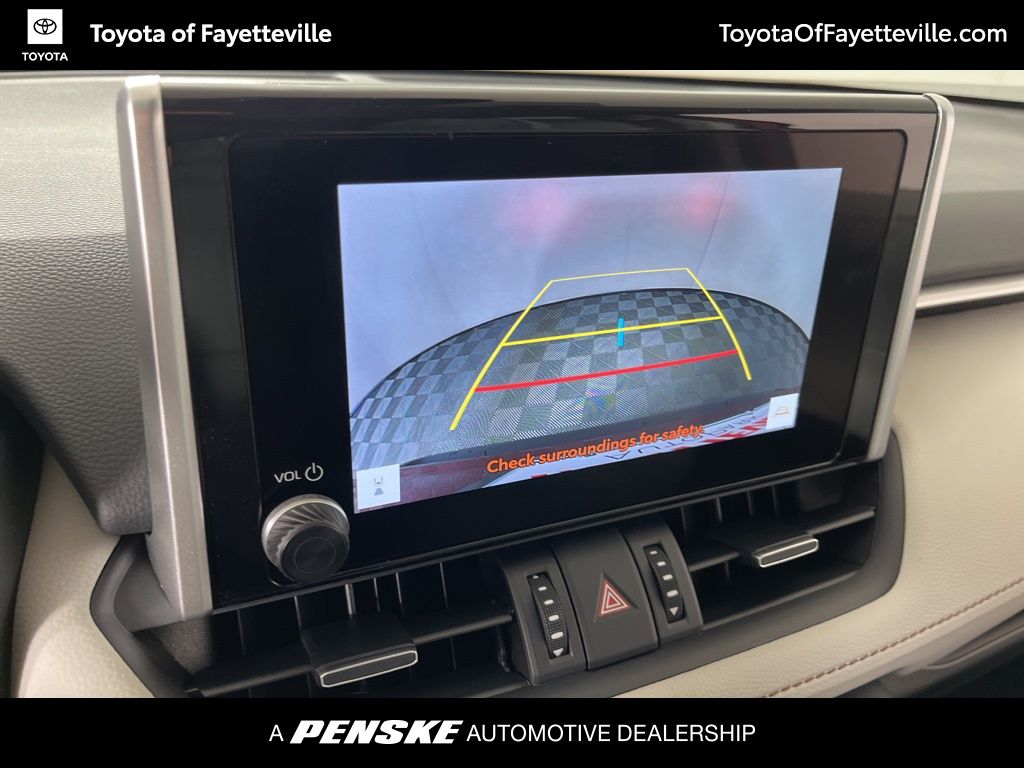 2025 Toyota RAV4 XLE Premium 32
