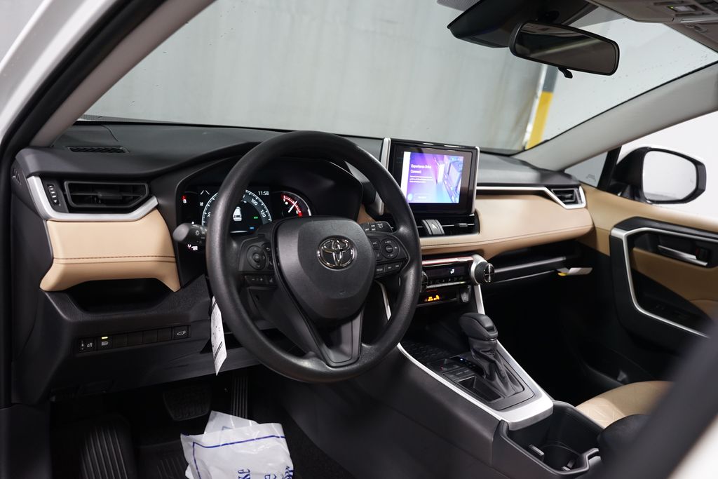 Thumbnail: 2025 Toyota RAV4 - 11