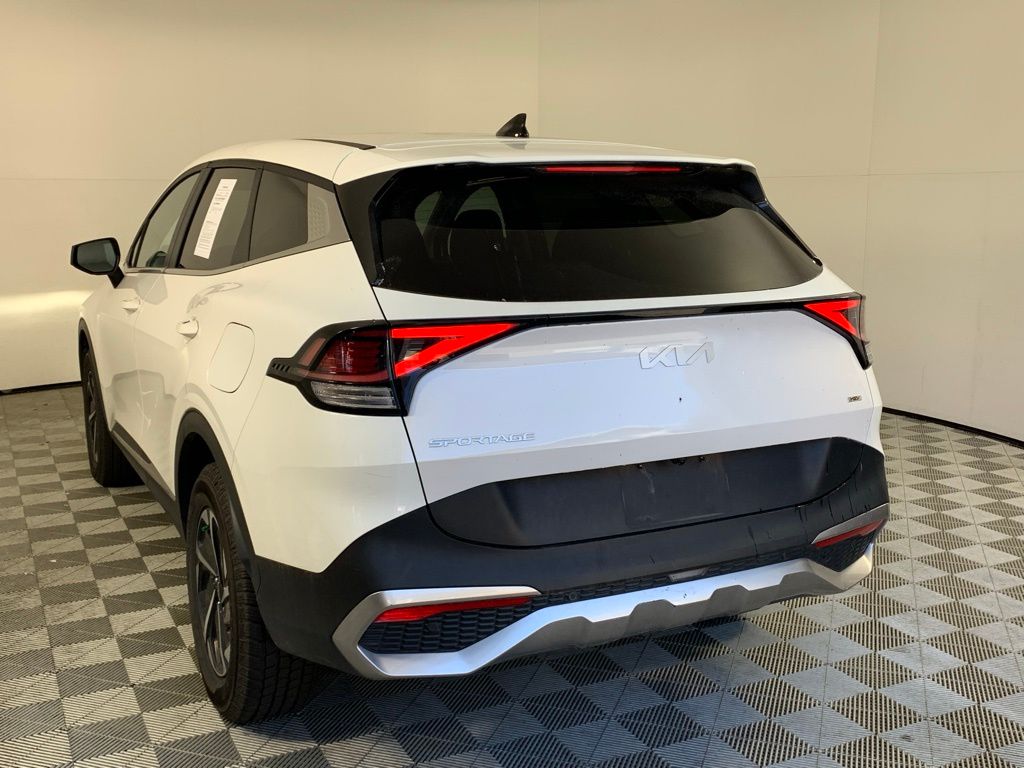 2023 Kia Sportage Hybrid LX photo 2