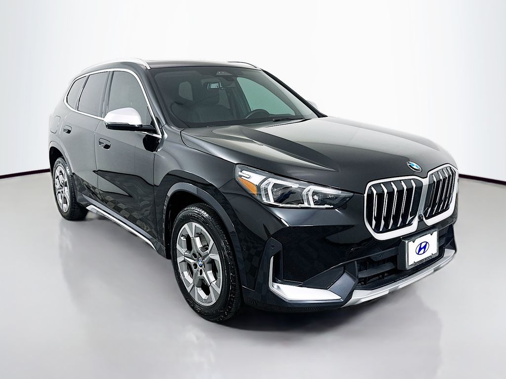 Thumbnail: 2023 BMW X1 - 3