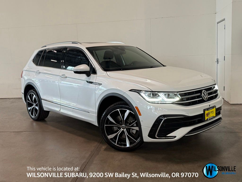 White 2022 Volkswagen Tiguan SEL R-Line 4Motion SUV / Crossover All-Wheel Drive 8-Speed Automatic