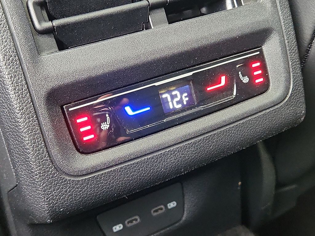 Thumbnail: 2024 Volkswagen Golf - 11