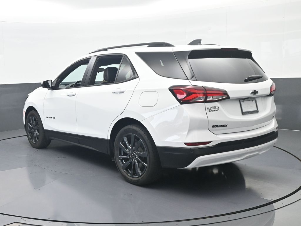 Used 2024 Summit White Chevrolet RS image 3
