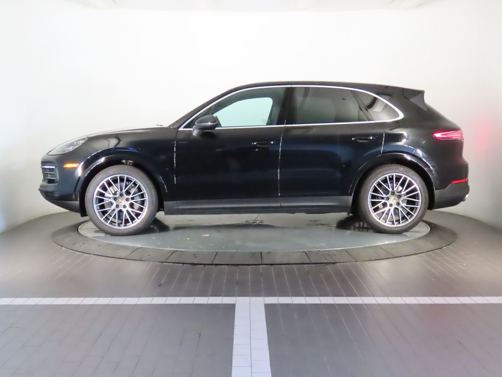Thumbnail: 2021 Porsche Cayenne - 2
