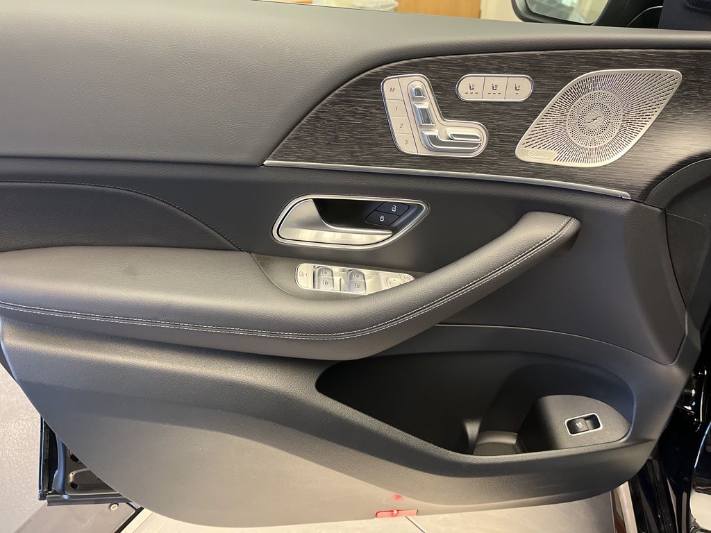 Thumbnail: 2026 Mercedes-Benz GLE - 11