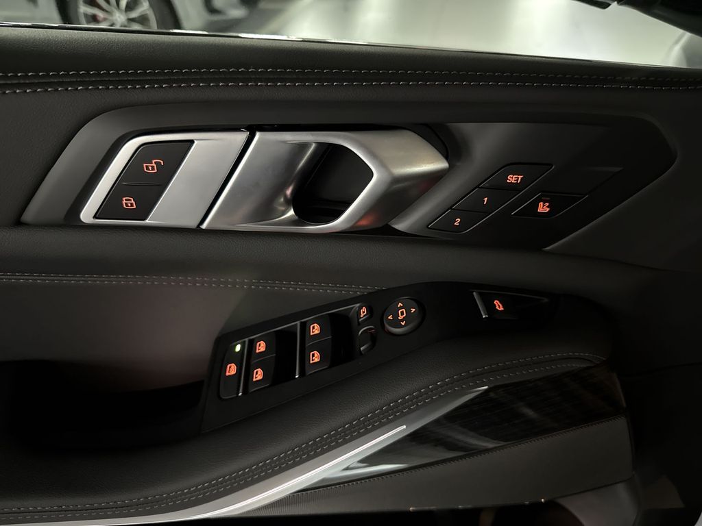 Thumbnail: 2026 BMW X5 - 13