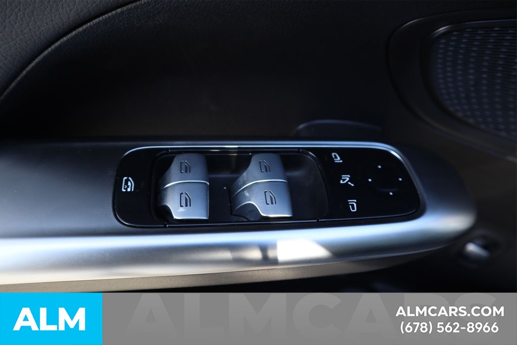 Used 2024  Mercedes-Benz C 300 image 16