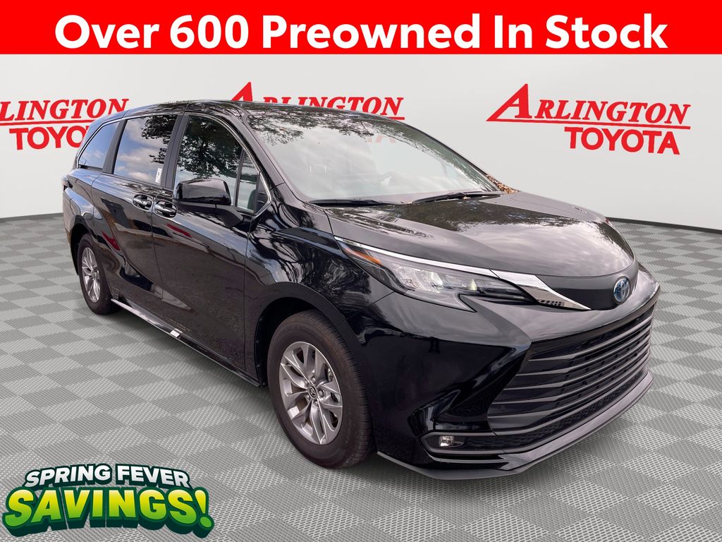 Midnight Black Metallic 2025 Toyota Sienna XLE 7-Passenger FWD Minivan Front-Wheel Drive Continuously Variable Transmission