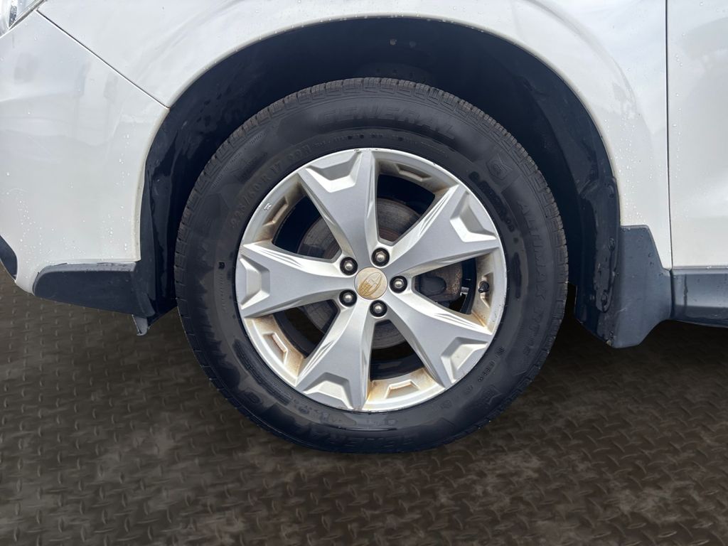 2015 Subaru Forester 2.5i Limited White at Subaru and VW of Moon Township