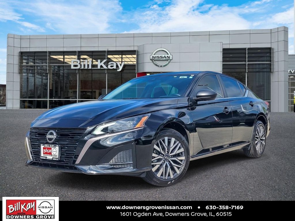 Super Black Clearcoat 2026 Nissan Altima Sedan All-Wheel Drive Continuously Variable Transmission