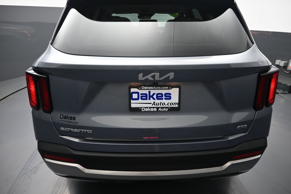 2025 Everlasting Silver Kia Sorento S AWD SUV