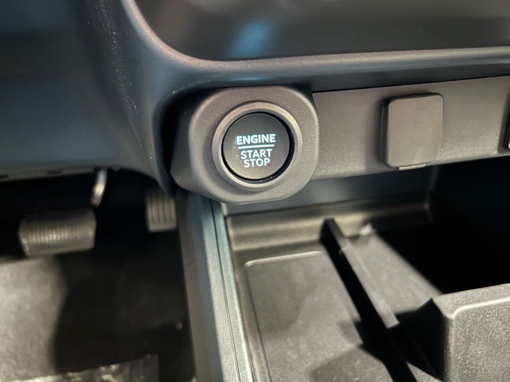 new 2025 Ford Maverick car, priced at $35,080