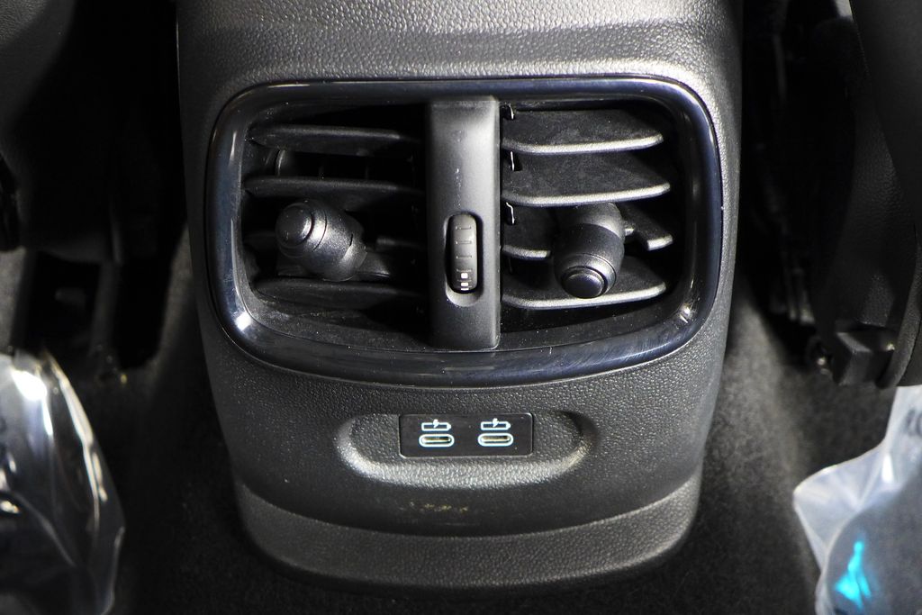 Thumbnail: 2024 MINI Cooper Clubman - 24