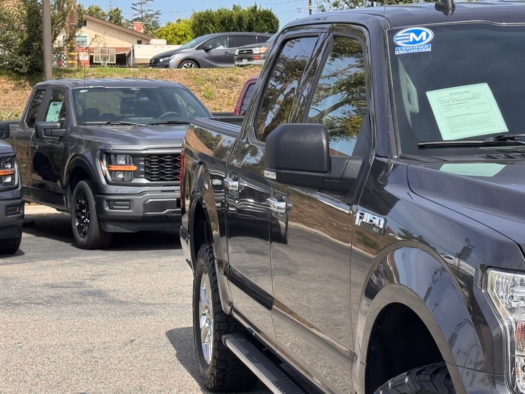 View vehicle photo 5