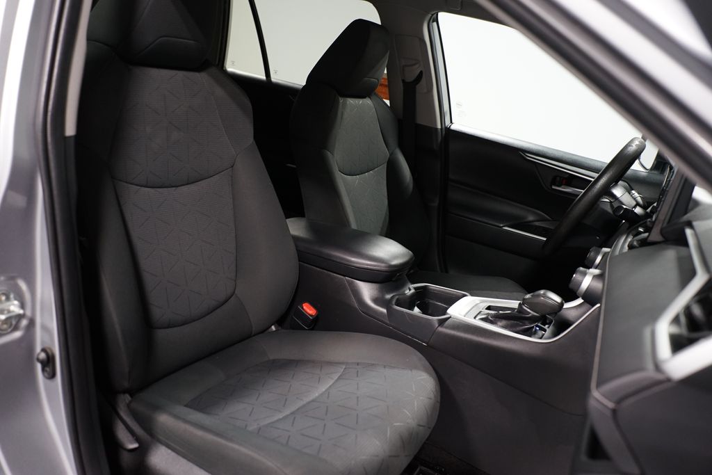 Thumbnail: 2020 Toyota RAV4 - 27