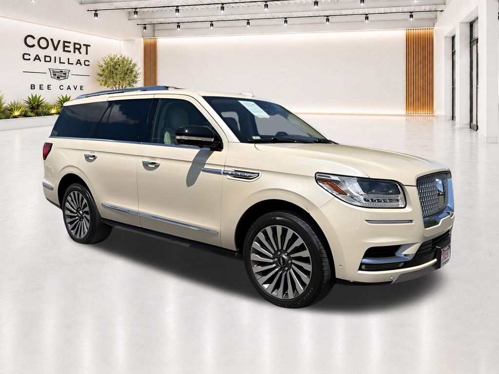 White (Ivory Pearl) 2018 Lincoln Navigator SUV / Crossover Four-Wheel Drive Automatic