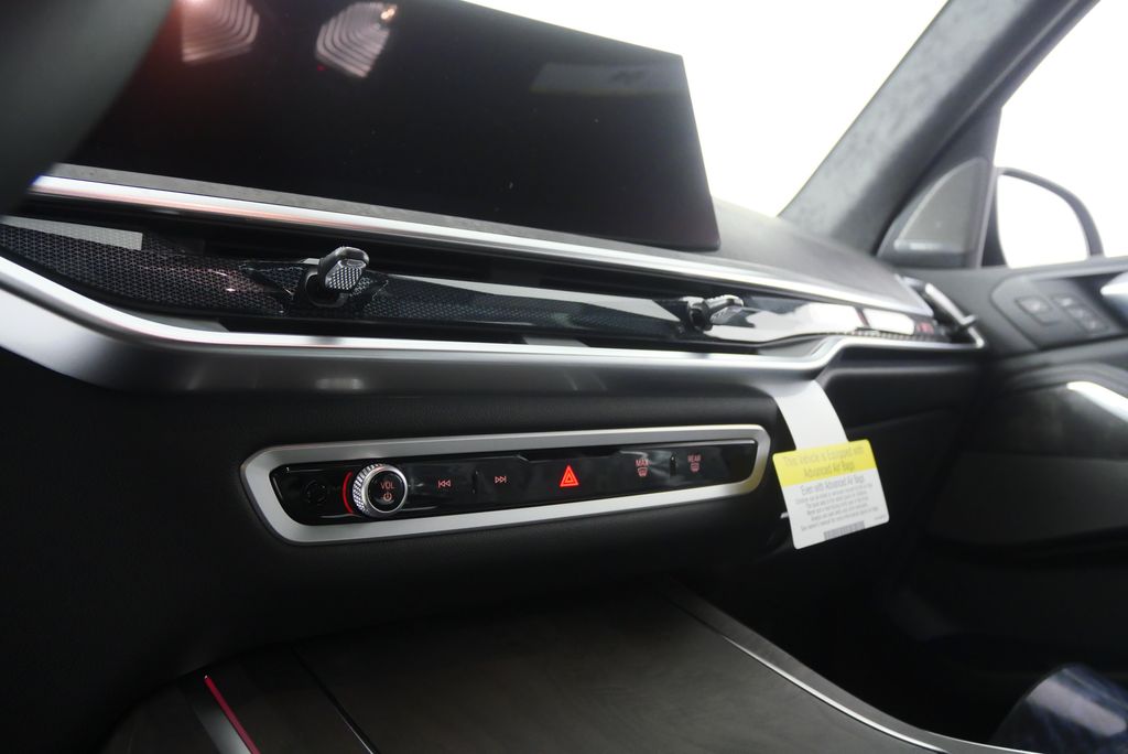 Thumbnail: 2026 BMW X7 - 23