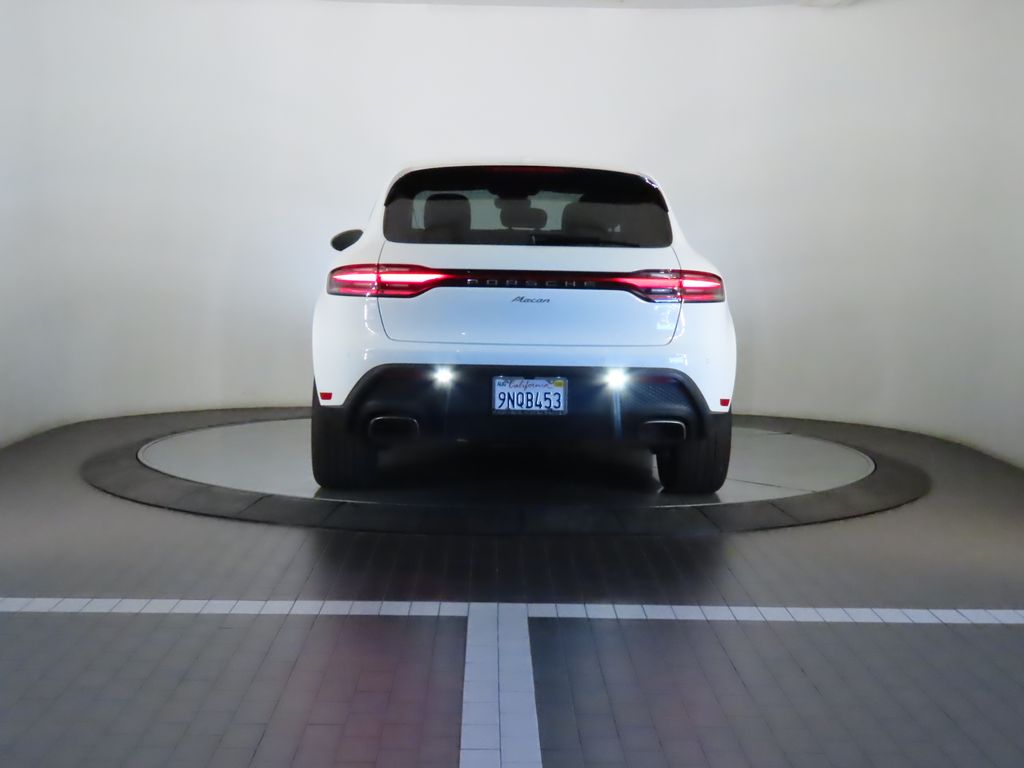 Thumbnail: 2024 Porsche Macan - 6