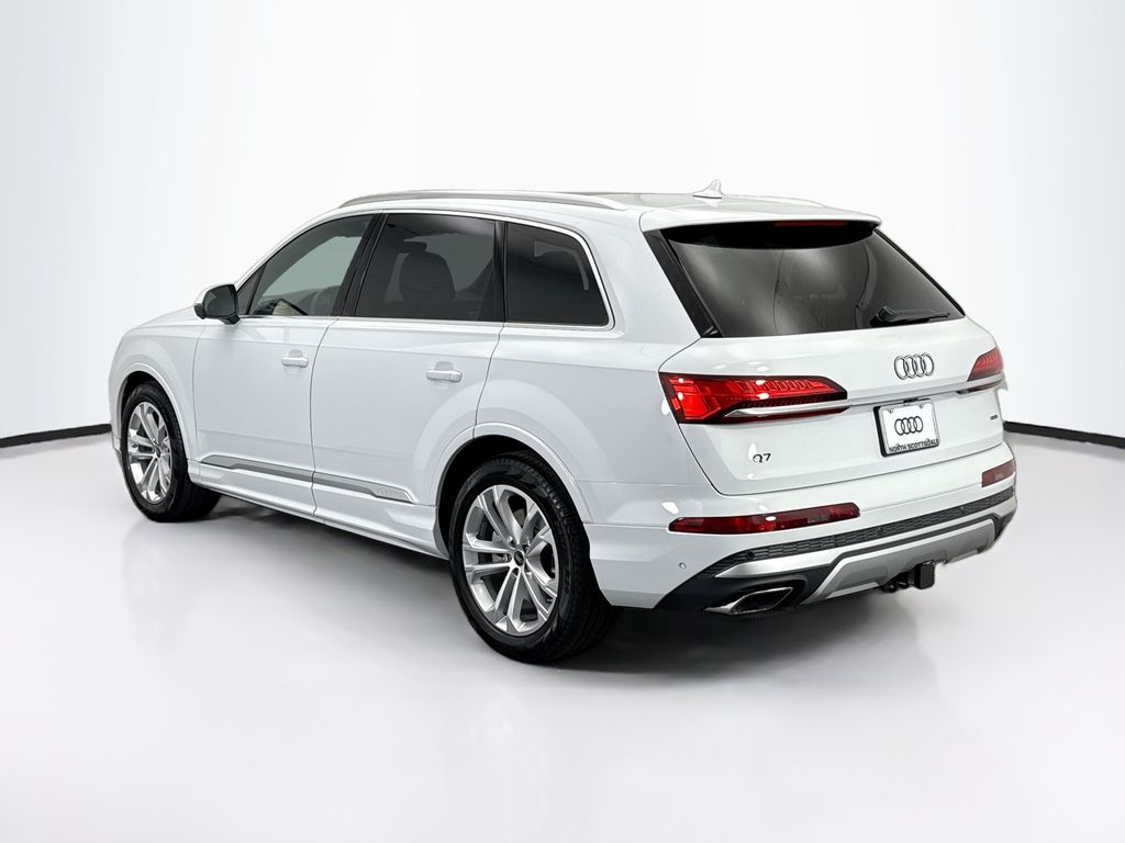 Thumbnail: 2026 Audi Q7 - 8