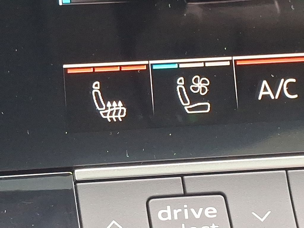 Thumbnail: 2025 Audi A6 - 24