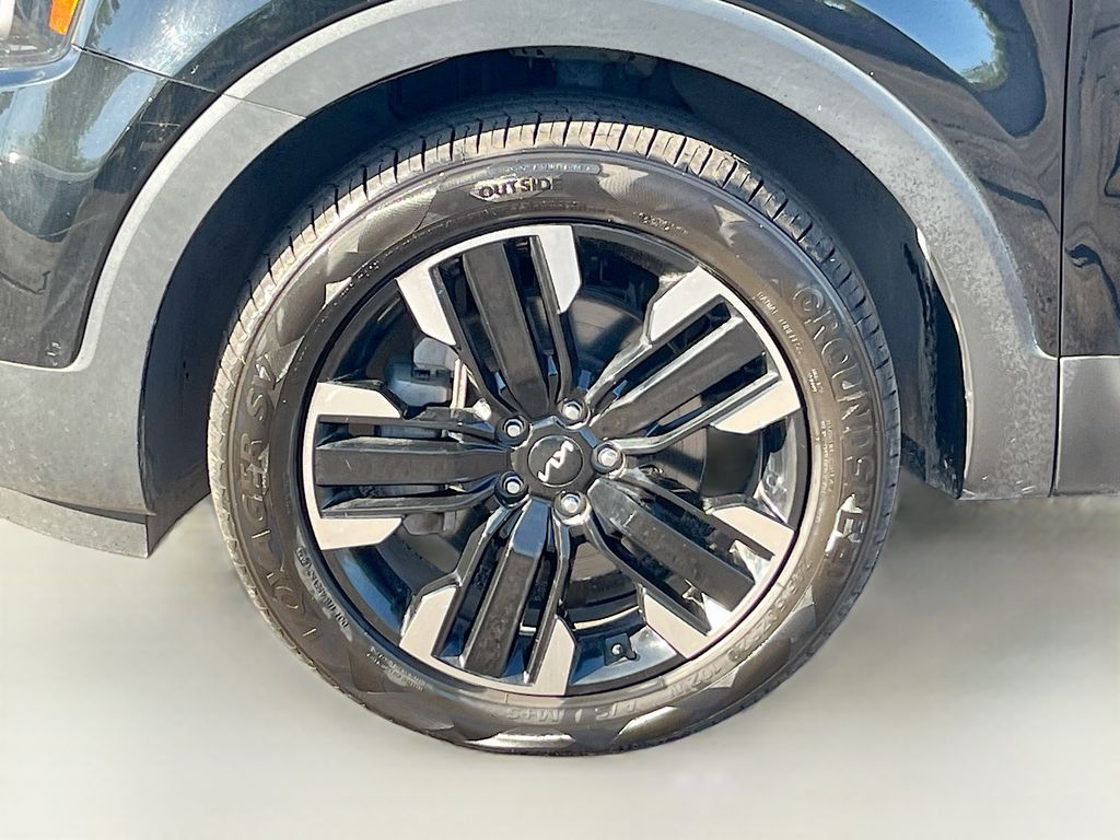 Used 2023 Black Kia SX image 34