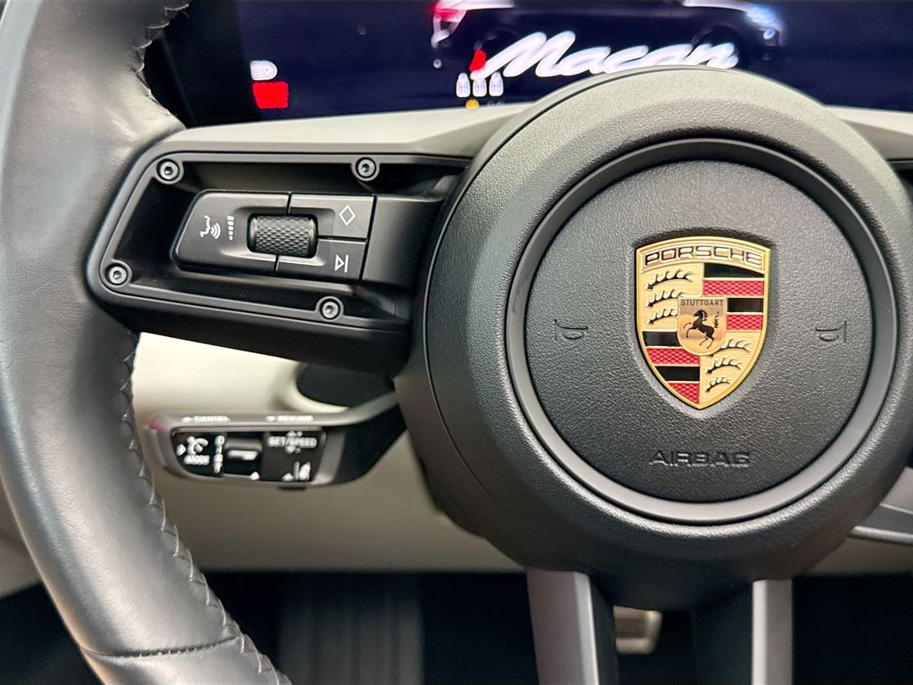 Thumbnail: 2024 Porsche Macan - 13