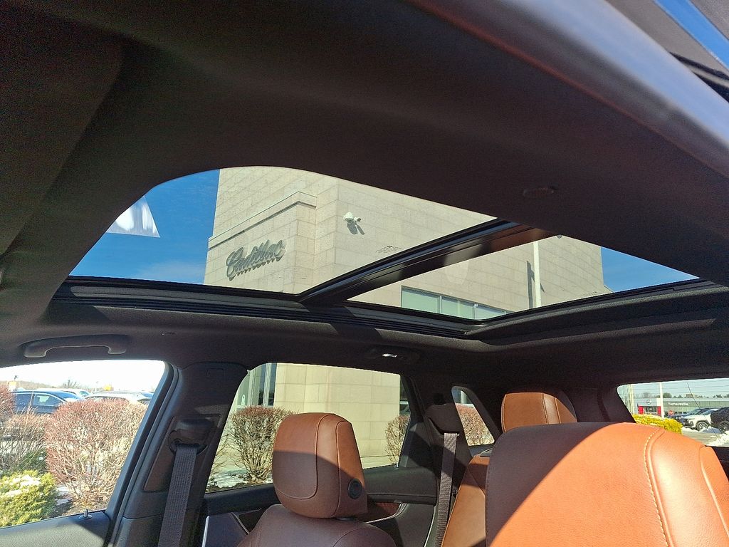 Thumbnail: 2025 Cadillac XT5 - 15