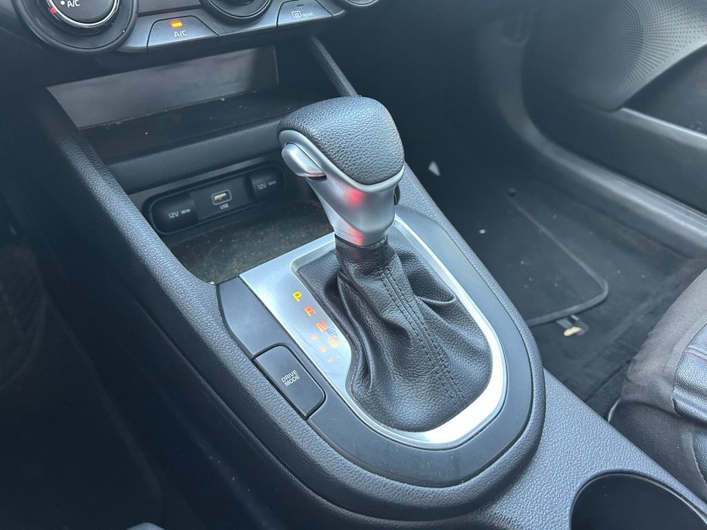 Thumbnail: 2022 Kia Forte - 25