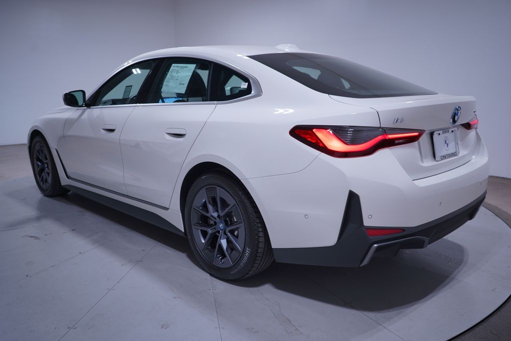 Thumbnail: 2023 BMW i4 - 3
