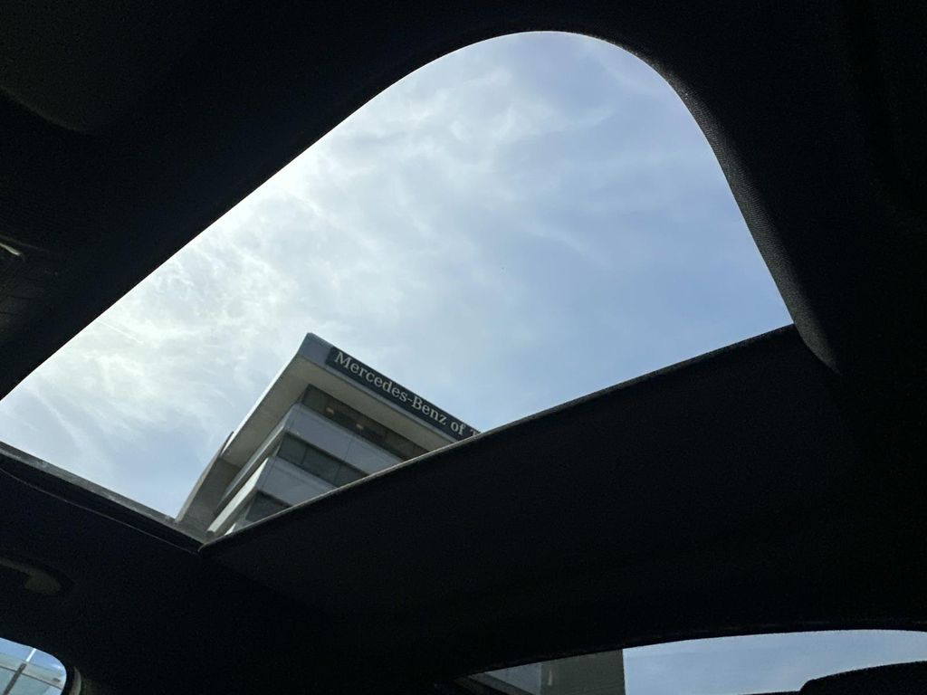 Thumbnail: 2022 Mercedes-Benz GLB - 29