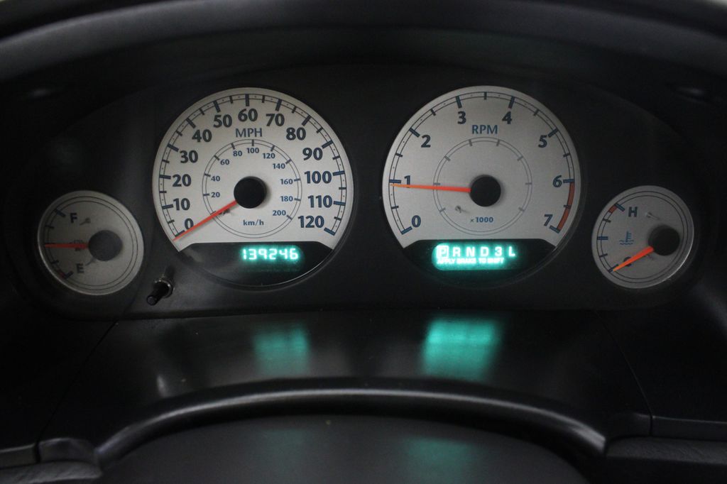 Used 2006 Chrysler Town & Country for sale in 