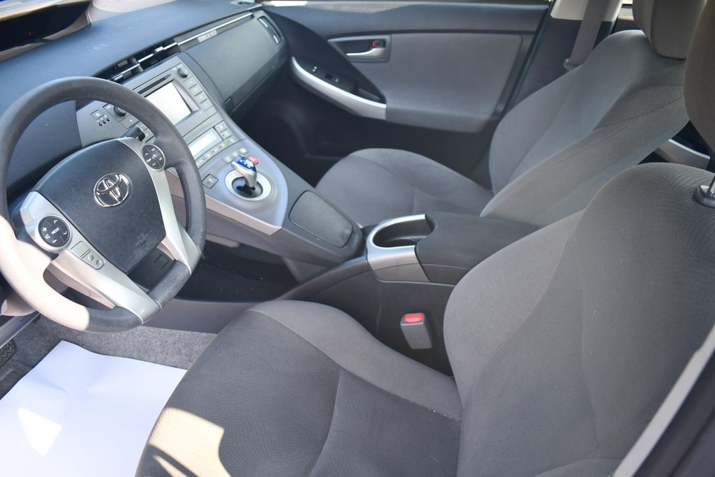 Thumbnail: 2015 Toyota Prius - 6