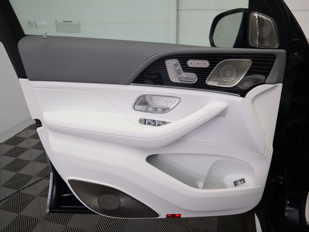 Thumbnail: 2025 Mercedes-Benz GLS - 26