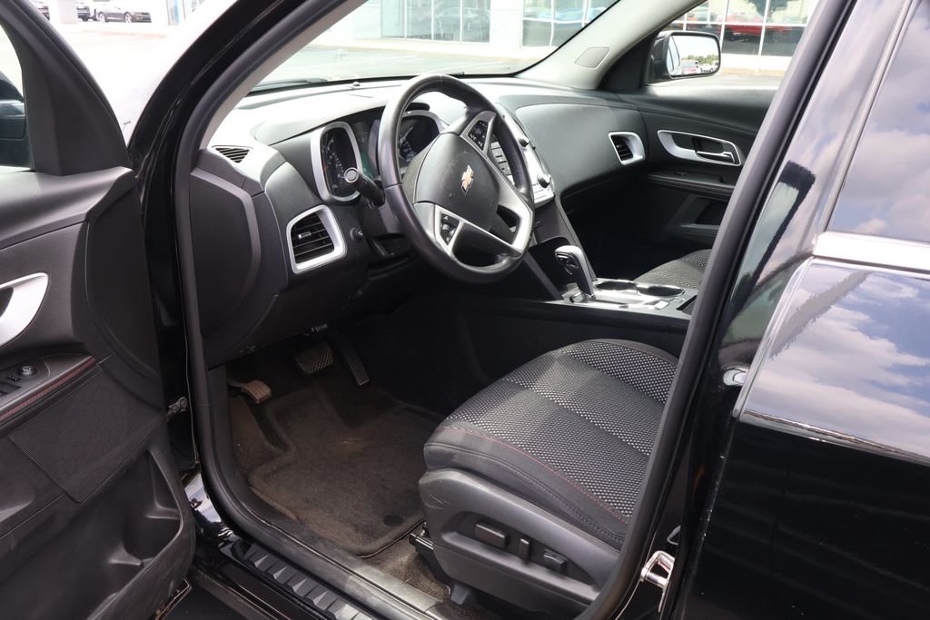 Thumbnail: 2011 Chevrolet Equinox - 12