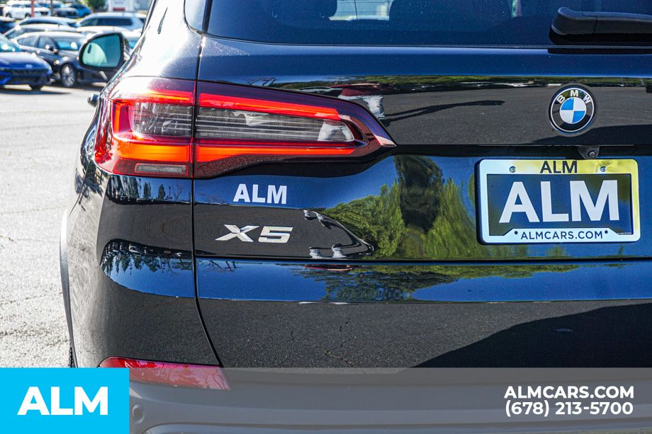 Used 2023 Black BMW xDrive40i image 15