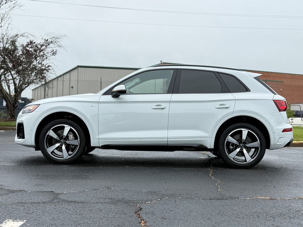 Thumbnail: 2023 Audi Q5 - 4