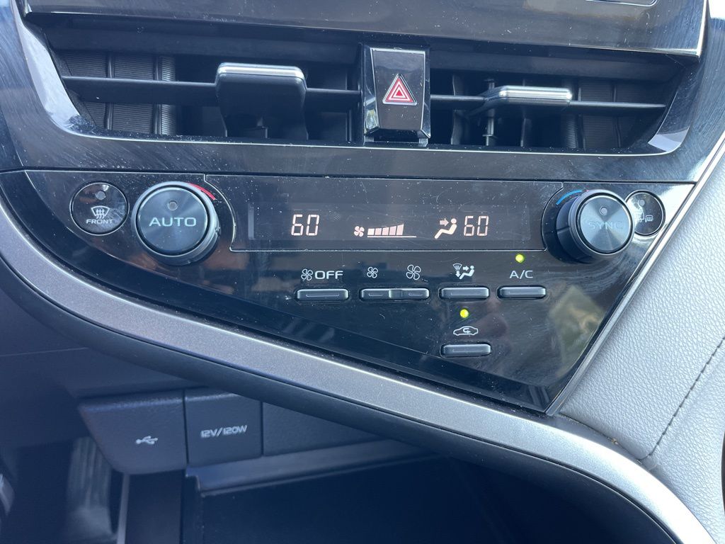 Camry SE